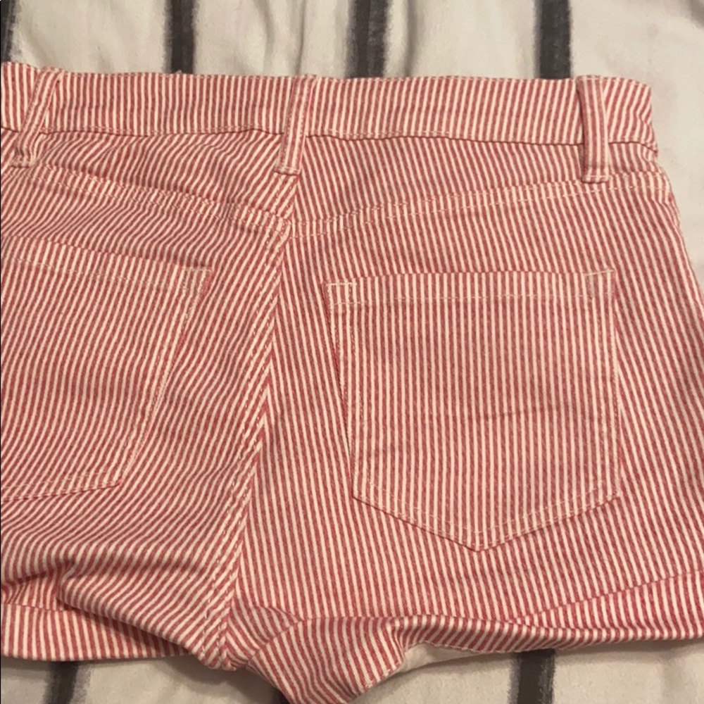 Shorts - Picture 4 of 4